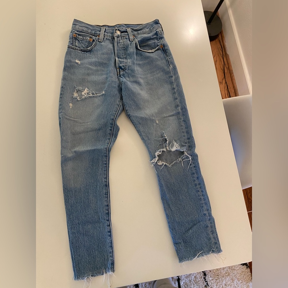 Women’s Levi 501 skinny jeans size 25, distressed, ankle length